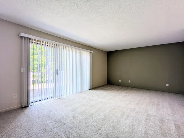 $1,950 | 14260 Empire Avenue, Apple Valley, MN 55124