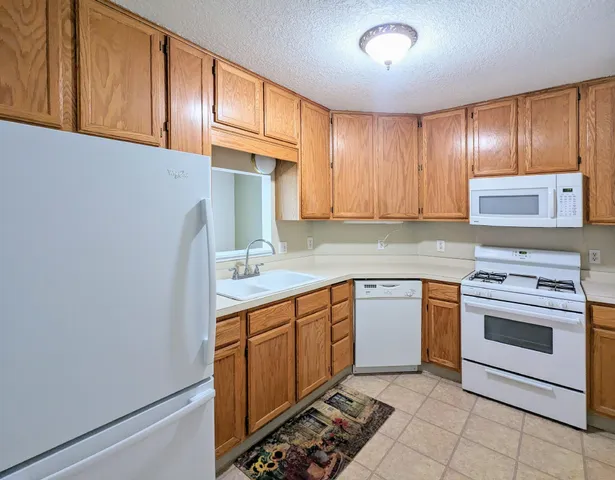 $1,950 | 14260 Empire Avenue, Apple Valley, MN 55124