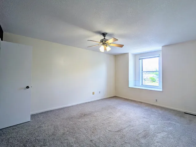 $1,950 | 14260 Empire Avenue, Apple Valley, MN 55124