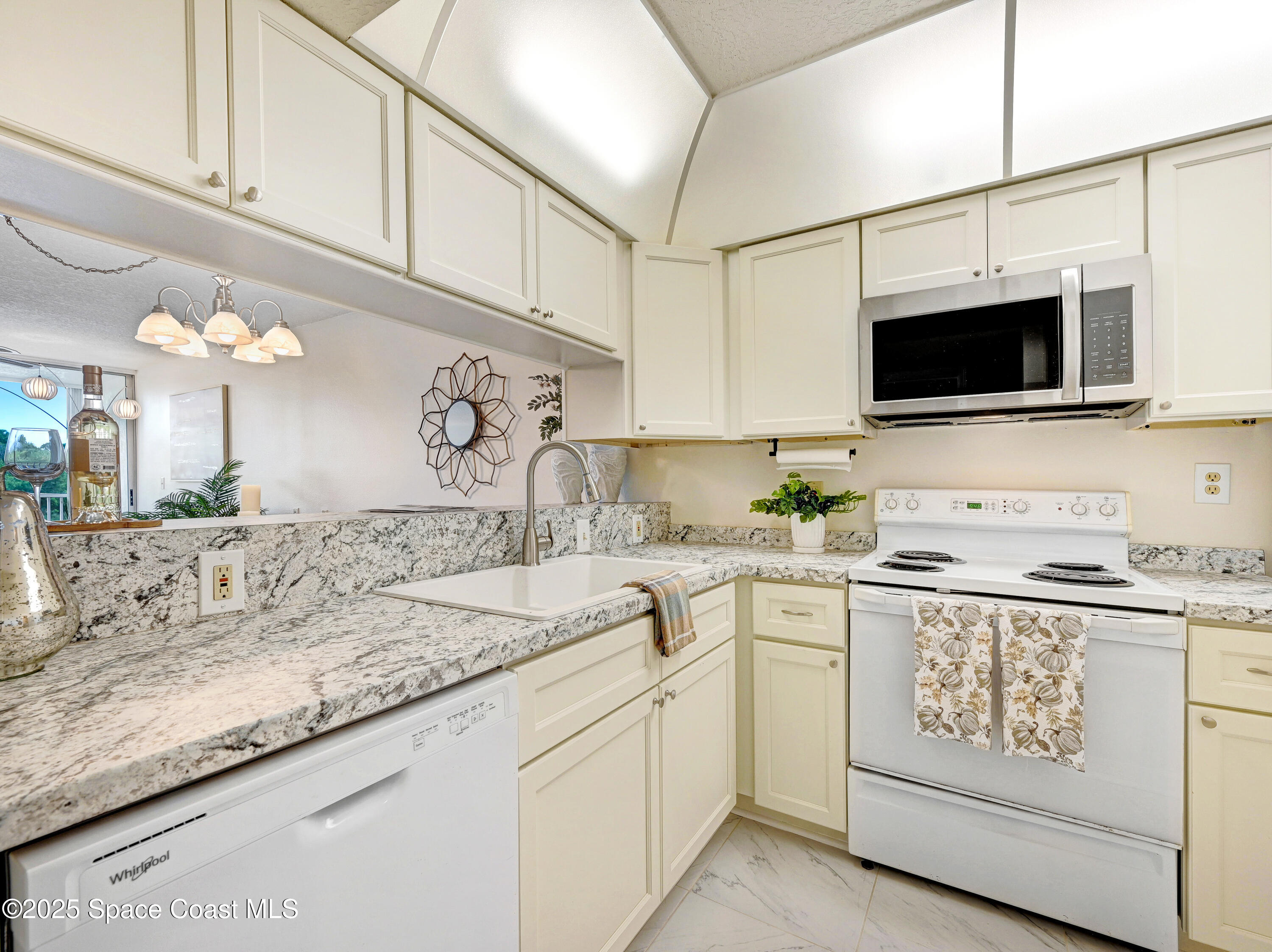 1410 Huntington Lane, Unit 1203 Rockledge, FL 32955 - Photo 14 of 46 Kitchen