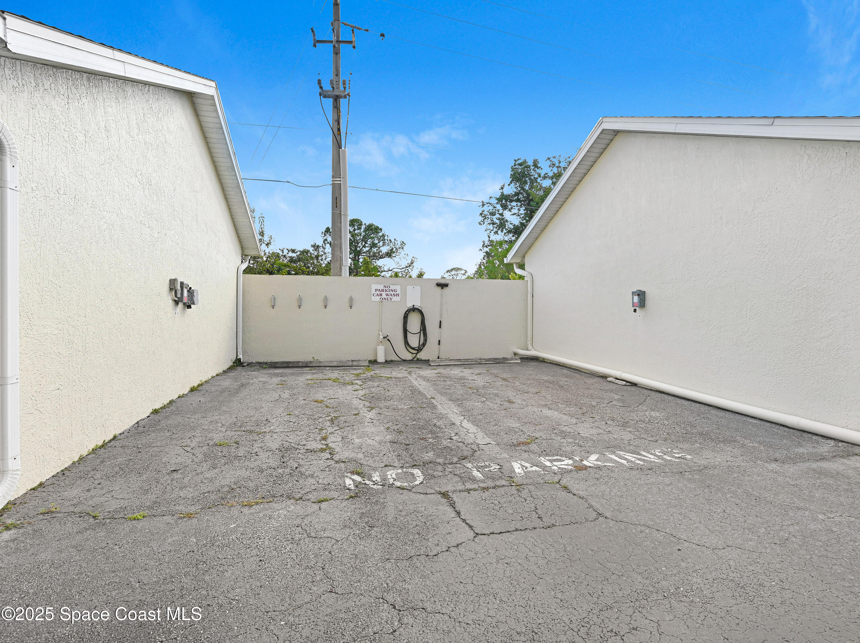 1410 Huntington Lane, Unit 1203 Rockledge, FL 32955 - Photo 45 of 46 Car Wash