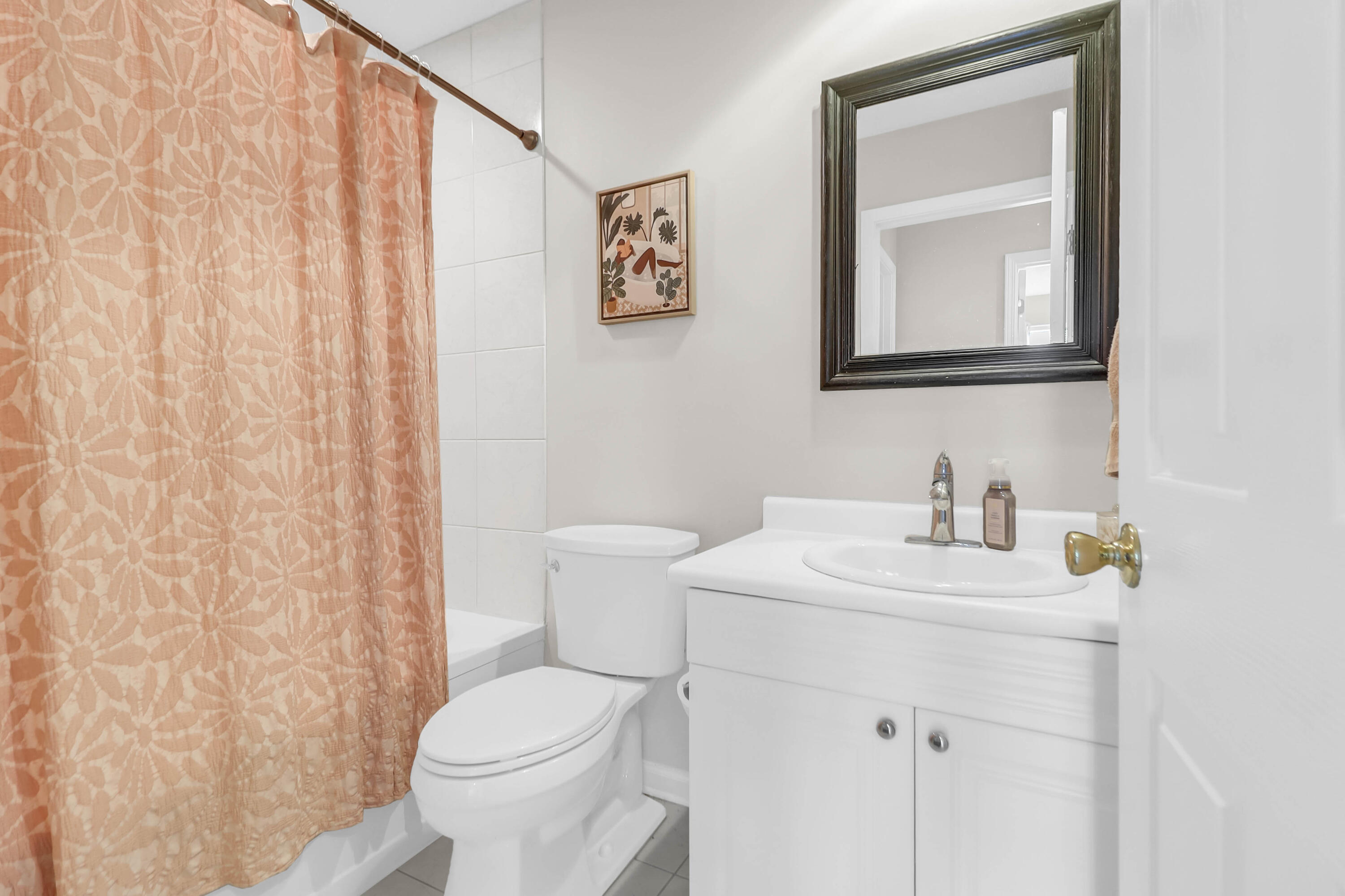 9232 Ayscough Road Summerville, SC 29485 - Photo 17 of 23 Upstairs Bath