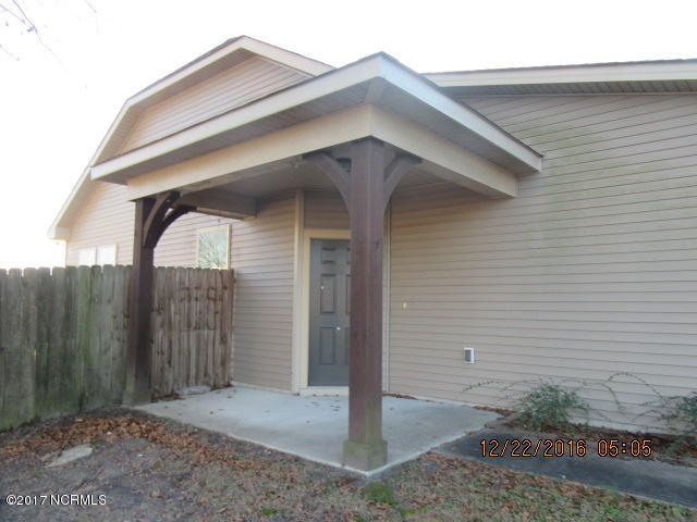 411 Haw Branch Road Richlands, NC 28574 - Photo 3 of 20 IMG_1147
