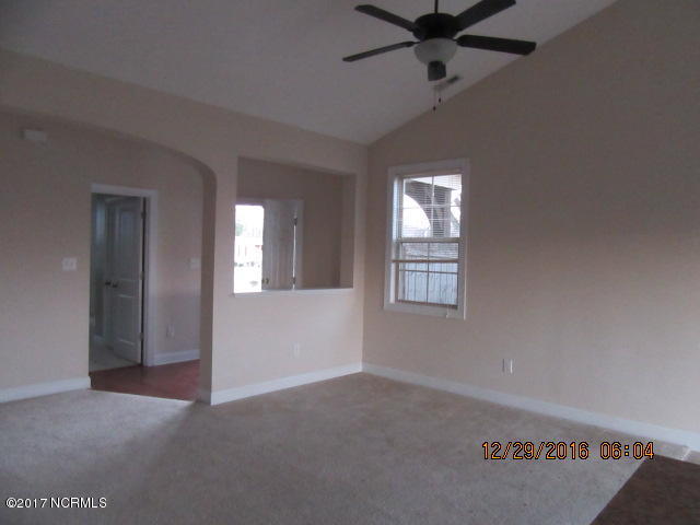 411 Haw Branch Road Richlands, NC 28574 - Photo 4 of 20 2016-12-29 06.04.49