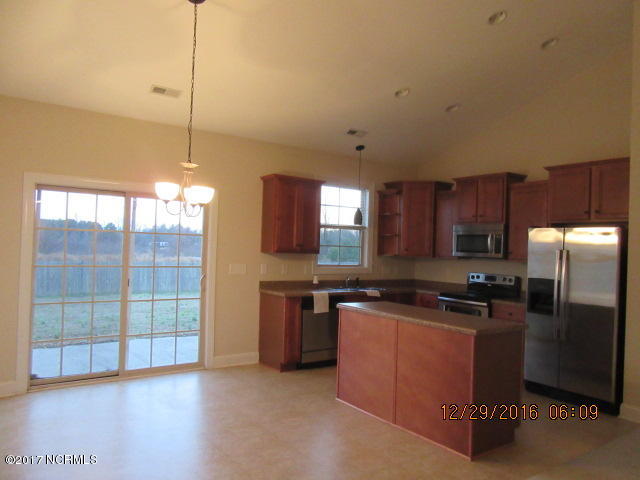 411 Haw Branch Road Richlands, NC 28574 - Photo 7 of 20 2016-12-29 06.09.03