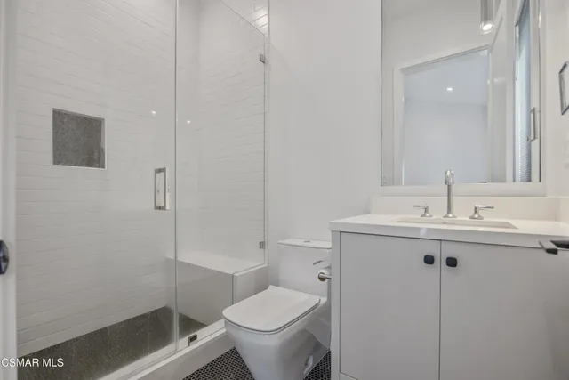 $3,195,000 | 5444 Murietta Avenue, Sherman Oaks, CA 91401