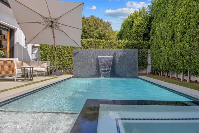 $3,195,000 | 5444 Murietta Avenue, Sherman Oaks, CA 91401