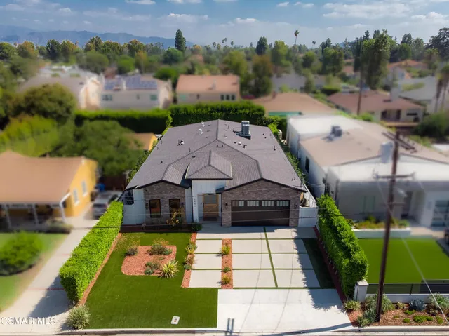 $3,195,000 | 5444 Murietta Avenue, Sherman Oaks, CA 91401