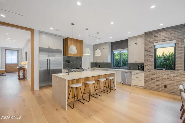 $3,195,000 | 5444 Murietta Avenue, Sherman Oaks, CA 91401