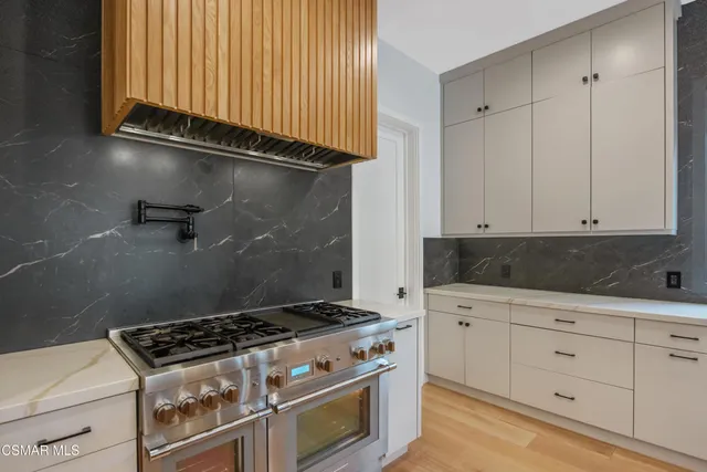 $3,195,000 | 5444 Murietta Avenue, Sherman Oaks, CA 91401