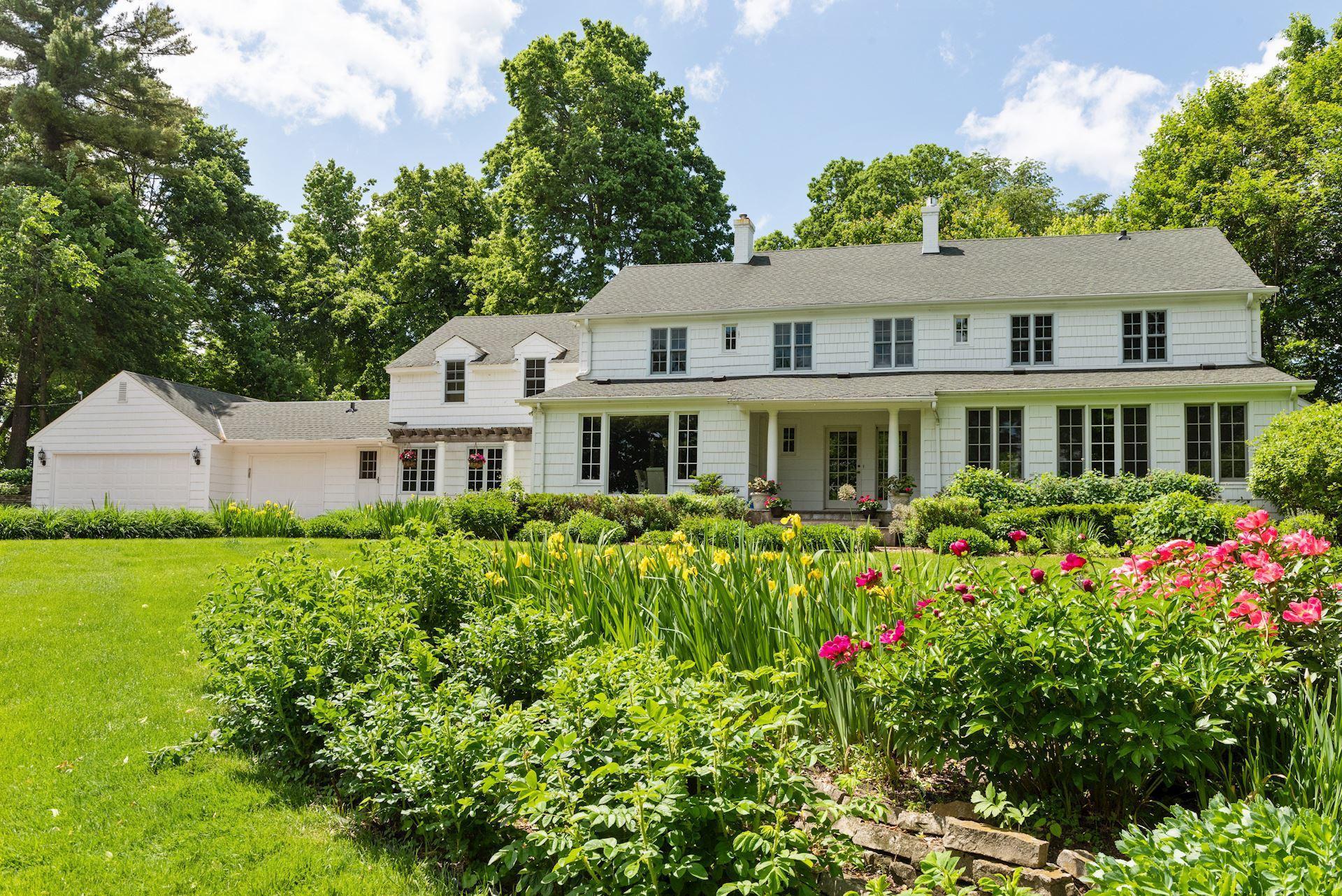 2663 Woodbridge Road Minnetonka Beach, MN 55391 - Photo 1 of 56 Gallery Image 1