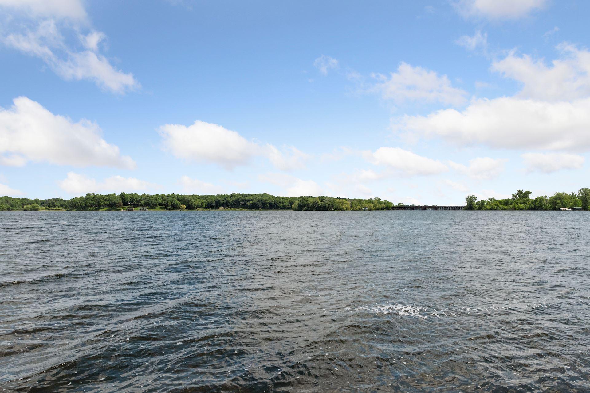 2663 Woodbridge Road Minnetonka Beach, MN 55391 - Photo 3 of 56 Gallery Image 3