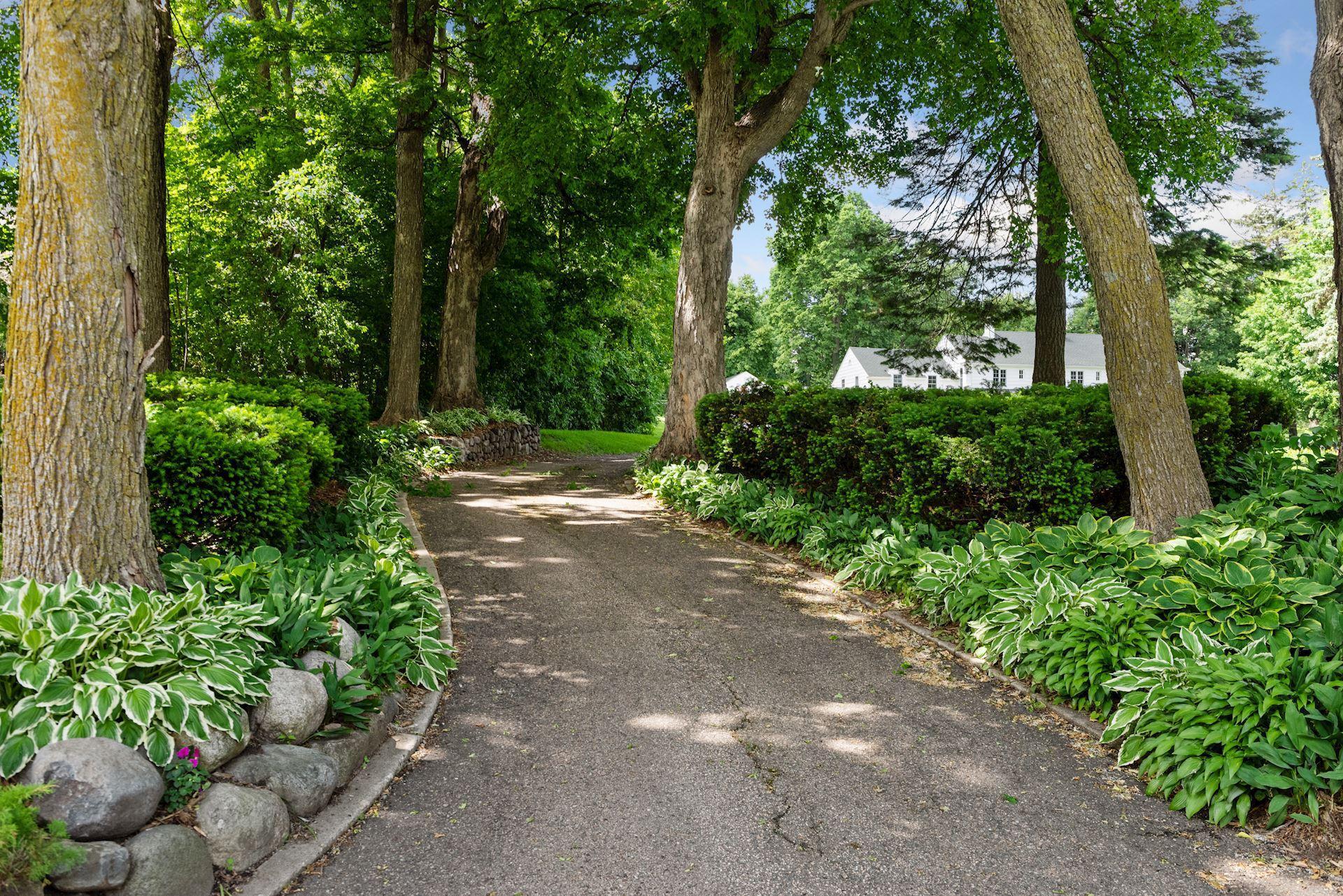 2663 Woodbridge Road Minnetonka Beach, MN 55391 - Photo 4 of 56 Gallery Image 4