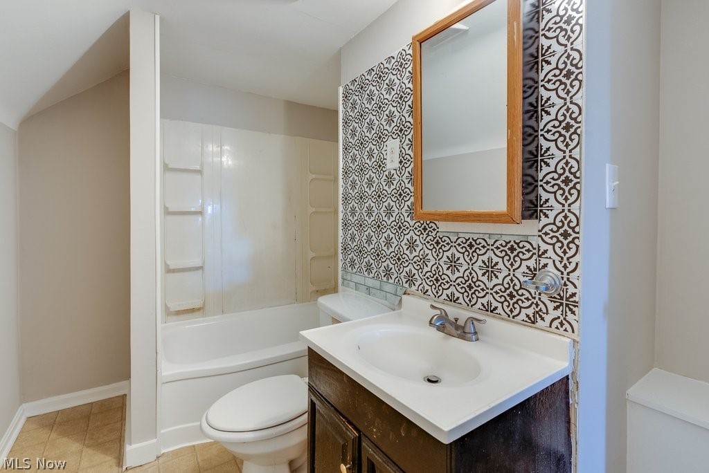 17631 Winslow Road Cleveland, OH 44120 - Photo 21 of 25 Gallery Image 21