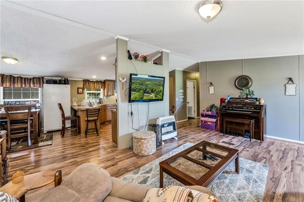 1089 Austin Little Mountain Road Ronda, NC 28670 - Photo 14 of 49 Gallery Image 14