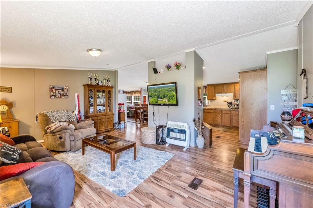 1089 Austin Little Mountain Road Ronda, NC 28670 - Photo 15 of 49 Gallery Image 15