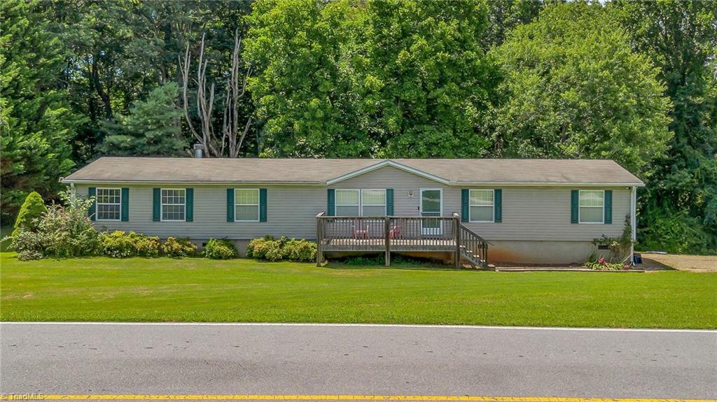 1089 Austin Little Mountain Road Ronda, NC 28670 - Photo 3 of 49 Gallery Image 3
