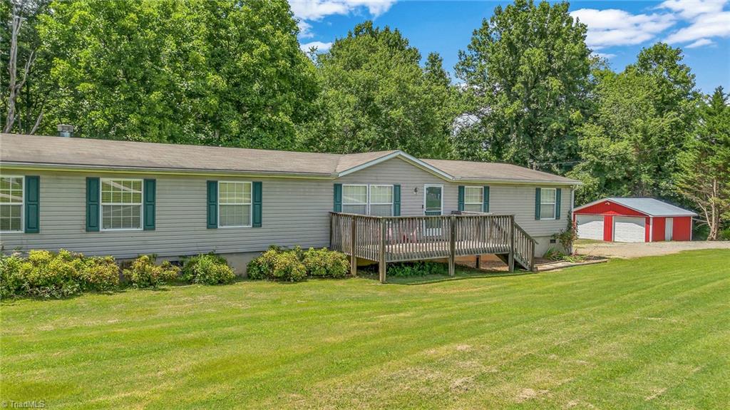 1089 Austin Little Mountain Road Ronda, NC 28670 - Photo 5 of 49 Gallery Image 5