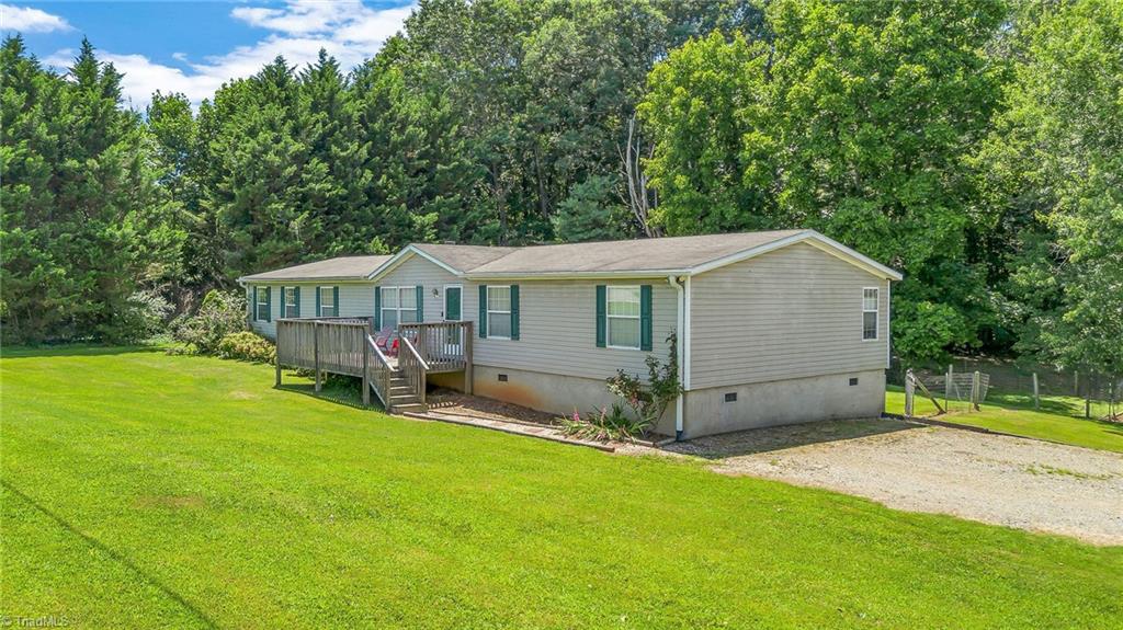 1089 Austin Little Mountain Road Ronda, NC 28670 - Photo 6 of 49 Gallery Image 6