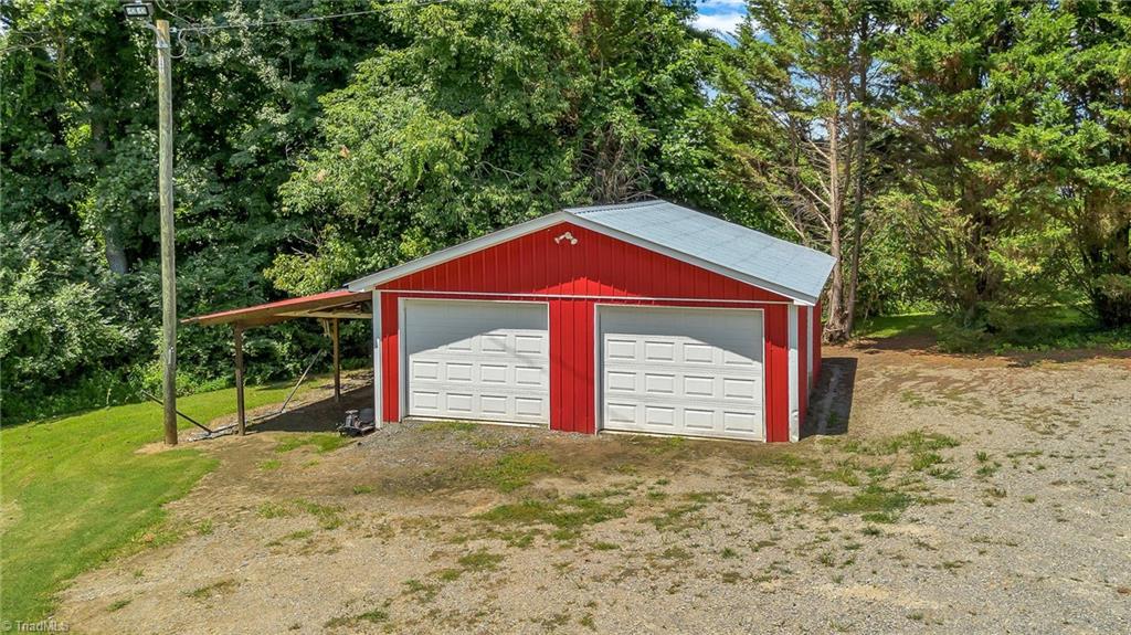 1089 Austin Little Mountain Road Ronda, NC 28670 - Photo 7 of 49 Gallery Image 7