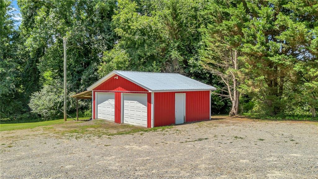 1089 Austin Little Mountain Road Ronda, NC 28670 - Photo 8 of 49 Gallery Image 8