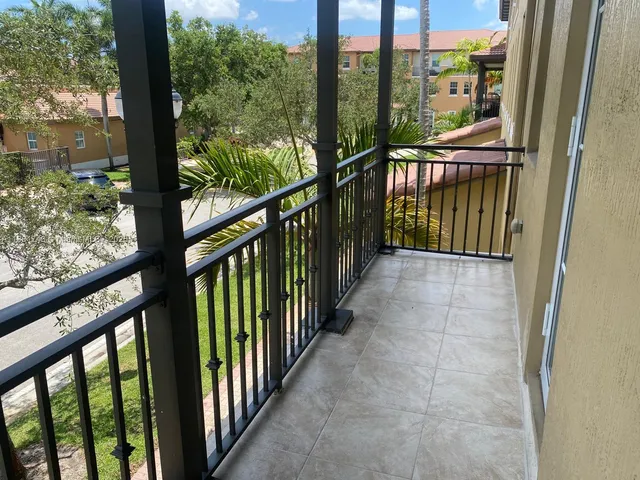 $2,700 | 948 Southwest 147th Avenue, Unit 2612, Pembroke Pines, FL 33027