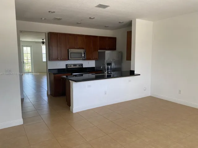 $2,700 | 948 Southwest 147th Avenue, Unit 2612, Pembroke Pines, FL 33027