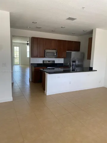 $2,700 | 948 Southwest 147th Avenue, Unit 2612, Pembroke Pines, FL 33027