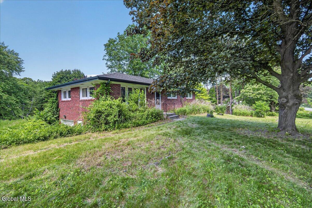 493 Altamont Road Altamont, NY 12009 - Photo 5 of 40 18-493 ALTAMONT RD-23