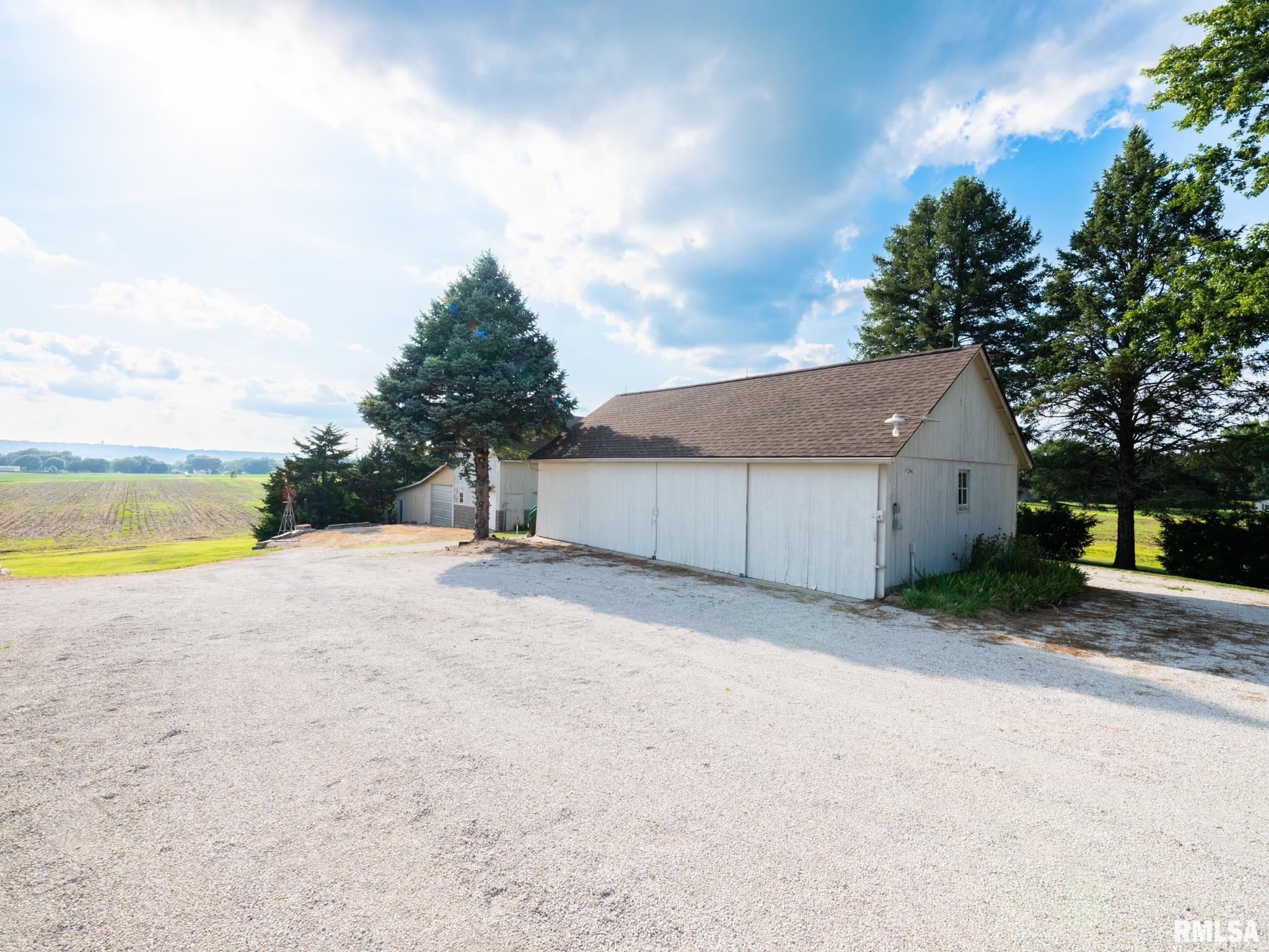 1105 Upper Spring Bay Road East Peoria, IL 61611 - Photo 5 of 100 Gallery Image 5