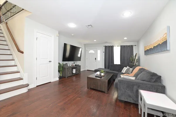 $1,049,000 | 556 Park Avenue, West Hempstead, NY 11552