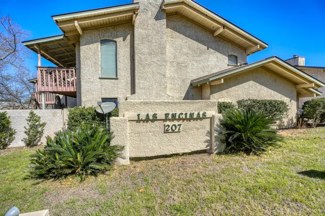 $260,000 | 207 Hi Circle North, Unit 105 A&B, Horseshoe Bay, TX 78657