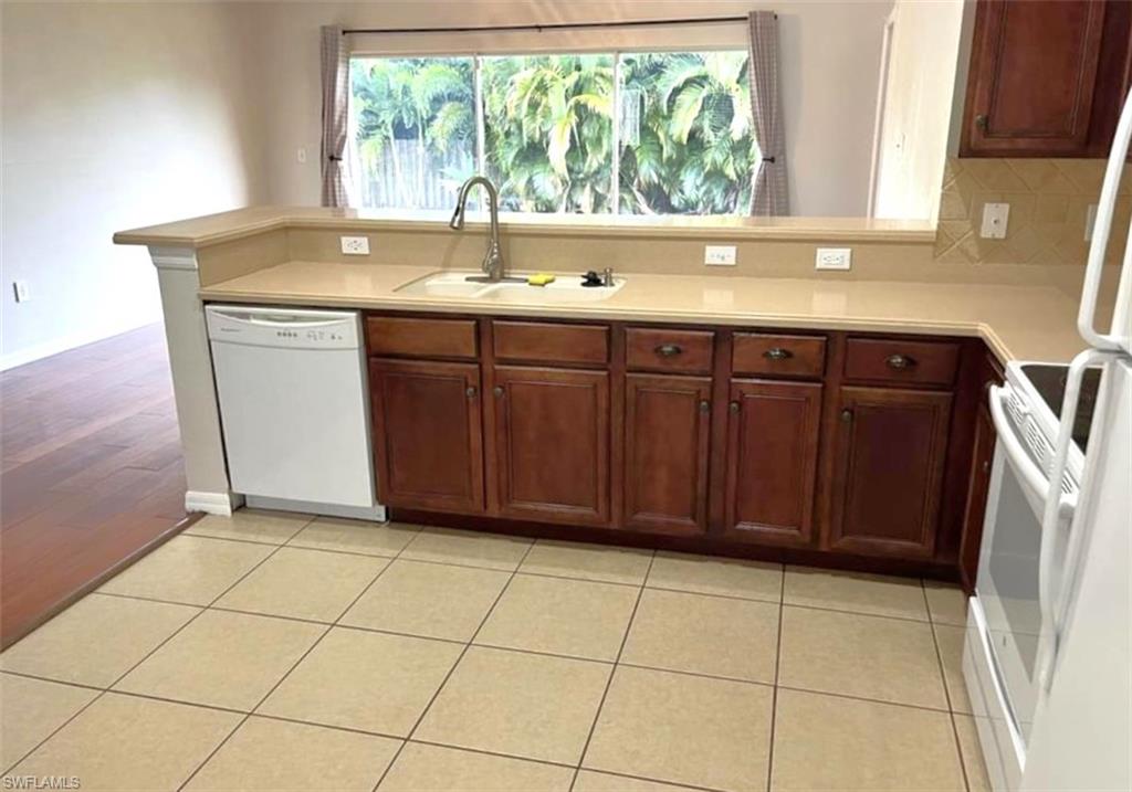 8334 Robin Road Fort Myers, FL 33967 - Photo 3 of 12