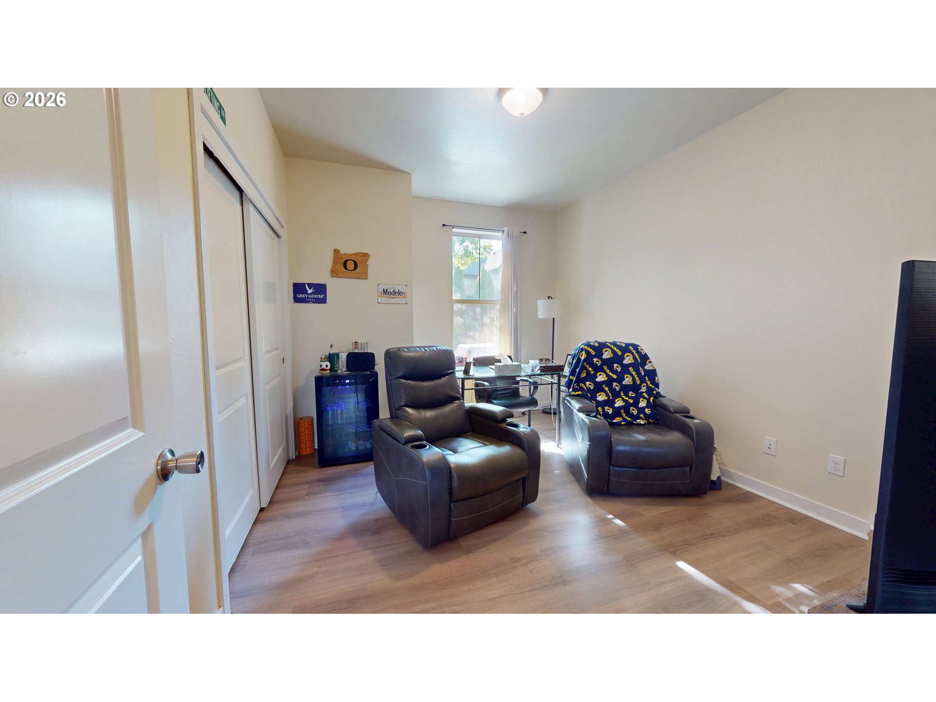 375 Mia Lane Eugene, OR 97401 - Photo 27 of 44 a living room with furniture and a window