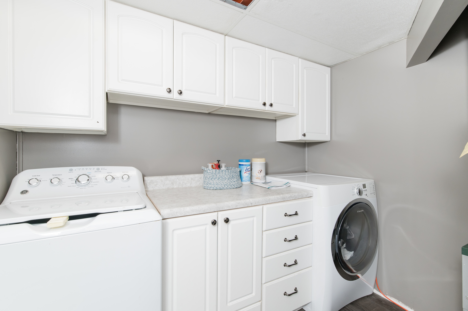 103 Oakleaf Road Lake In The Hills, IL 60156 - Photo 38 of 41 a utility room with dryer and washer