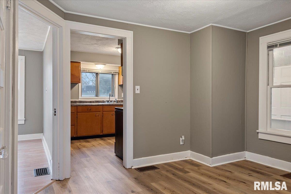 1527 Reed Avenue Springfield, IL 62704 - Photo 13 of 32 Gallery Image 13