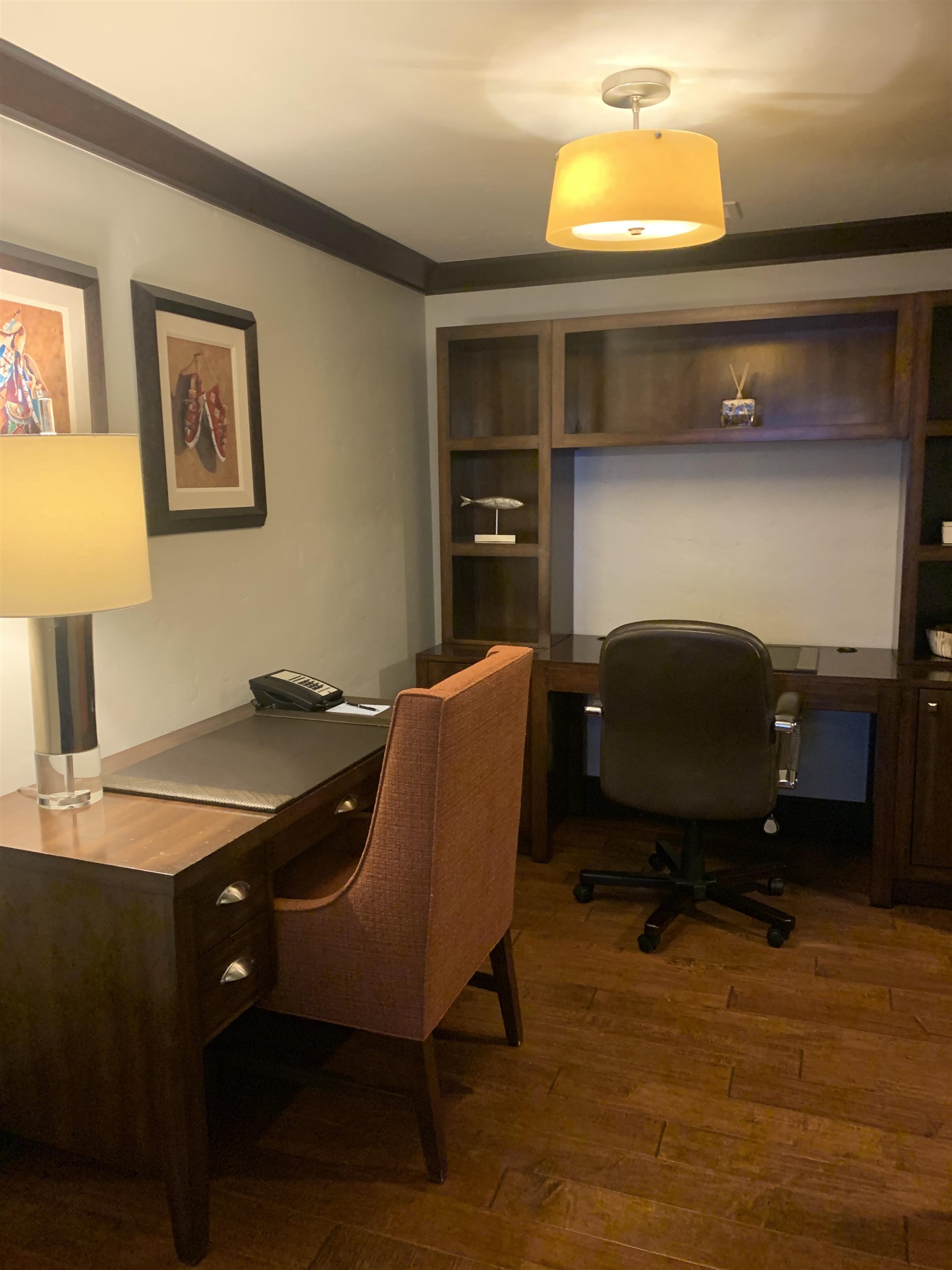 13051 Ritz Carlton Highlands Court, Unit 4304 INTEREST 3 Truckee, CA 96161 - Photo 10 of 12 a workspace with furniture and lamp