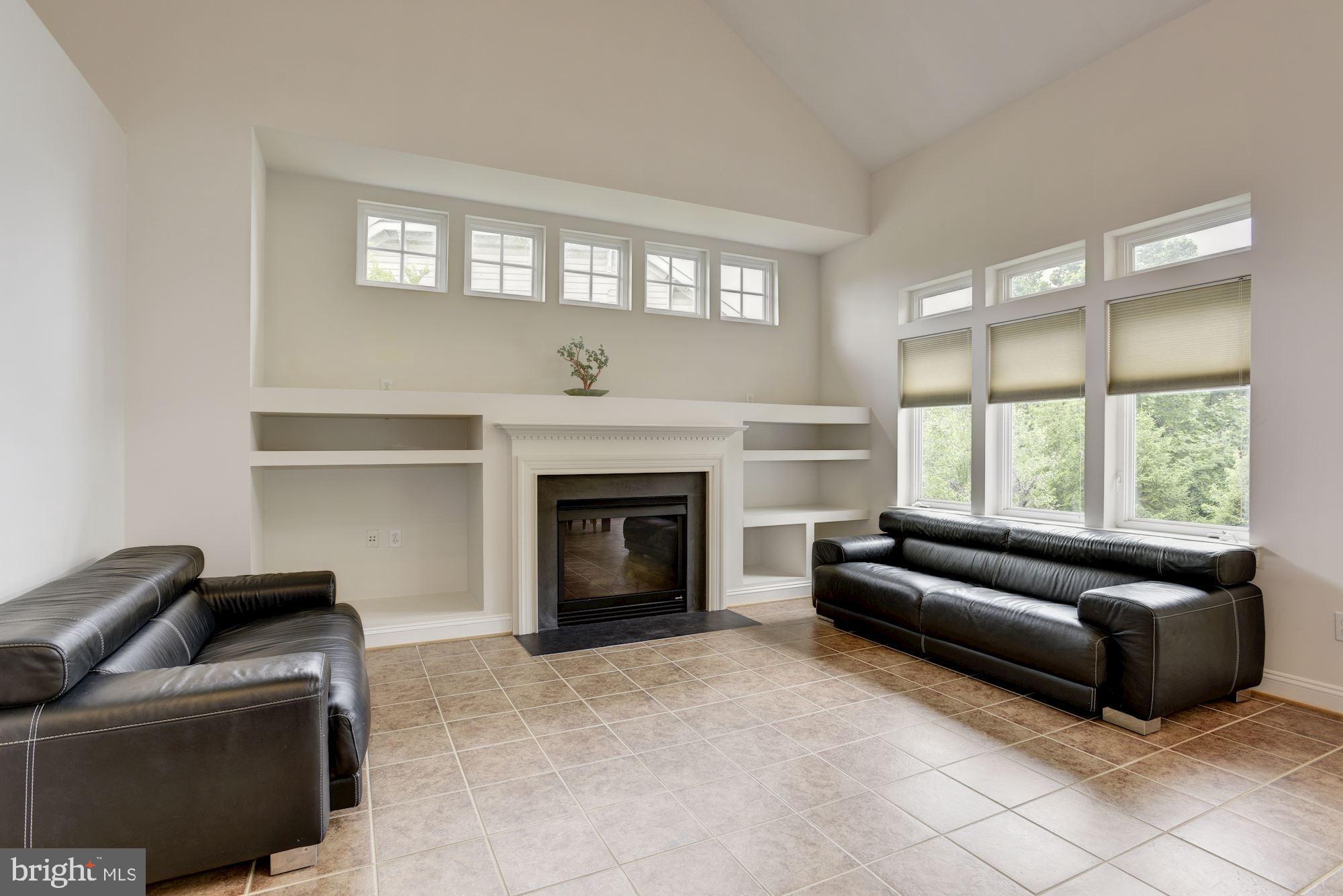 8761 Boulder Ridge Road Laurel, MD 20723 - Photo 13 of 44 Family Room | Lofty Windows