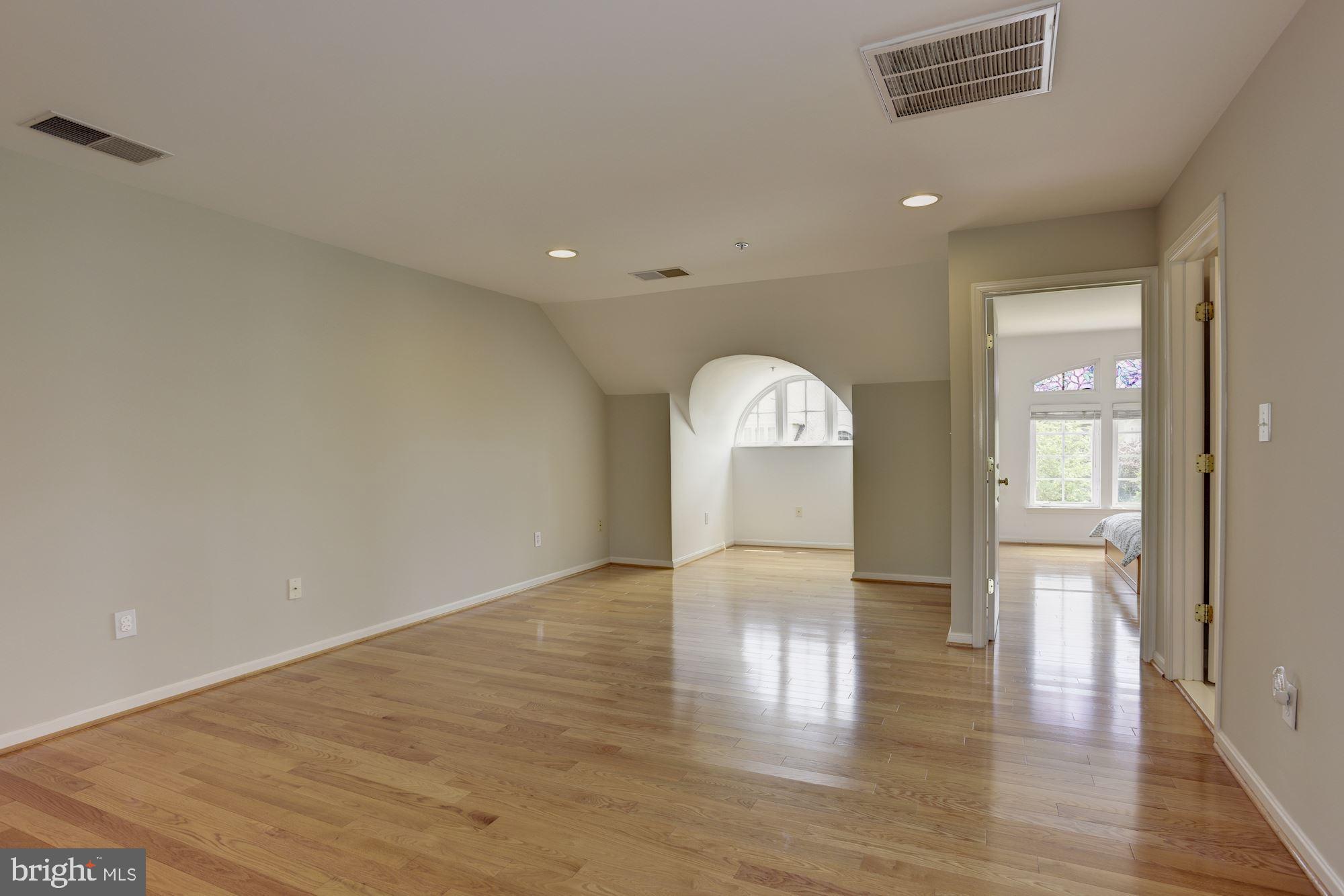 8761 Boulder Ridge Road Laurel, MD 20723 - Photo 20 of 44 Upper Level Loft