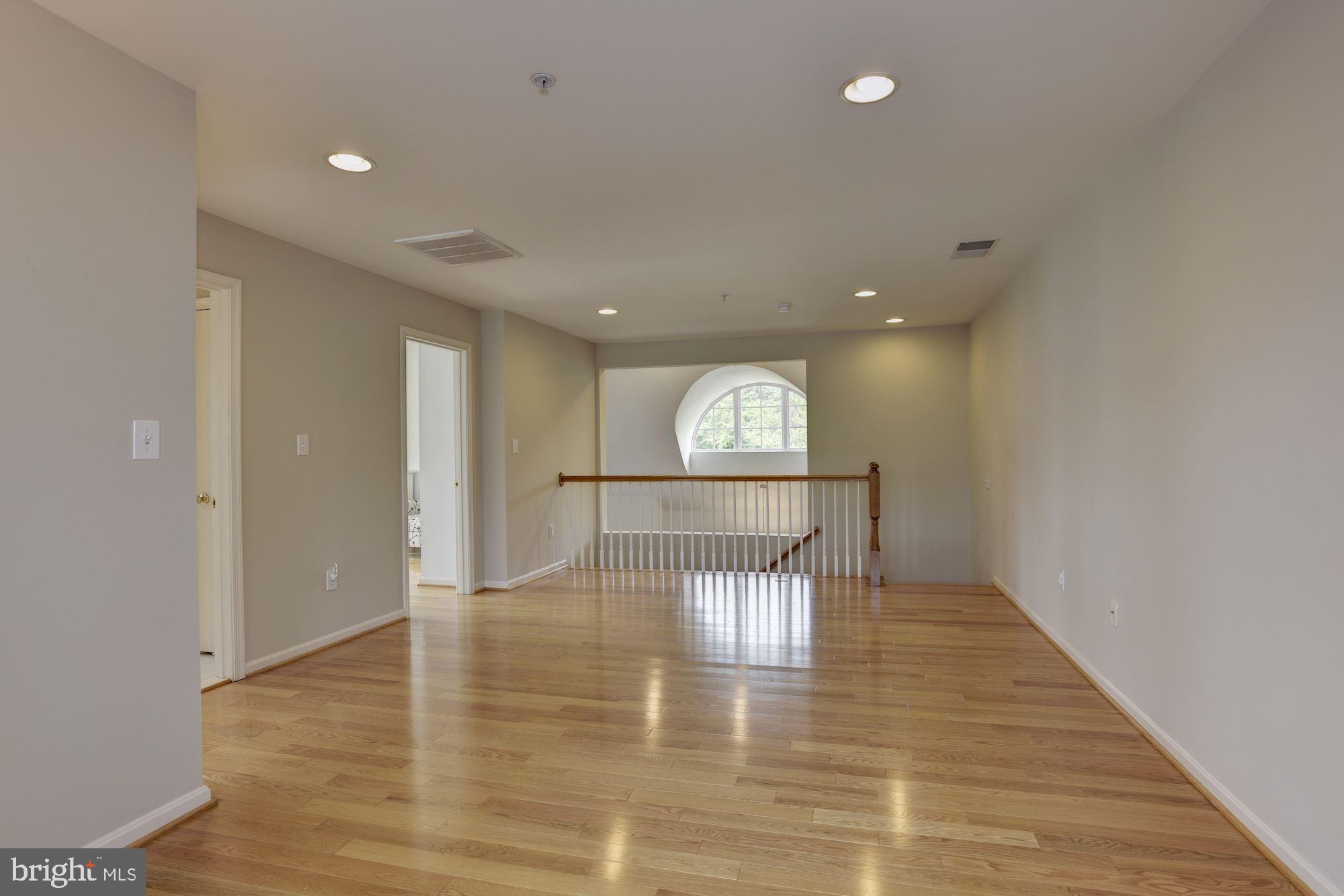 8761 Boulder Ridge Road Laurel, MD 20723 - Photo 21 of 44 Upper Level Loft
