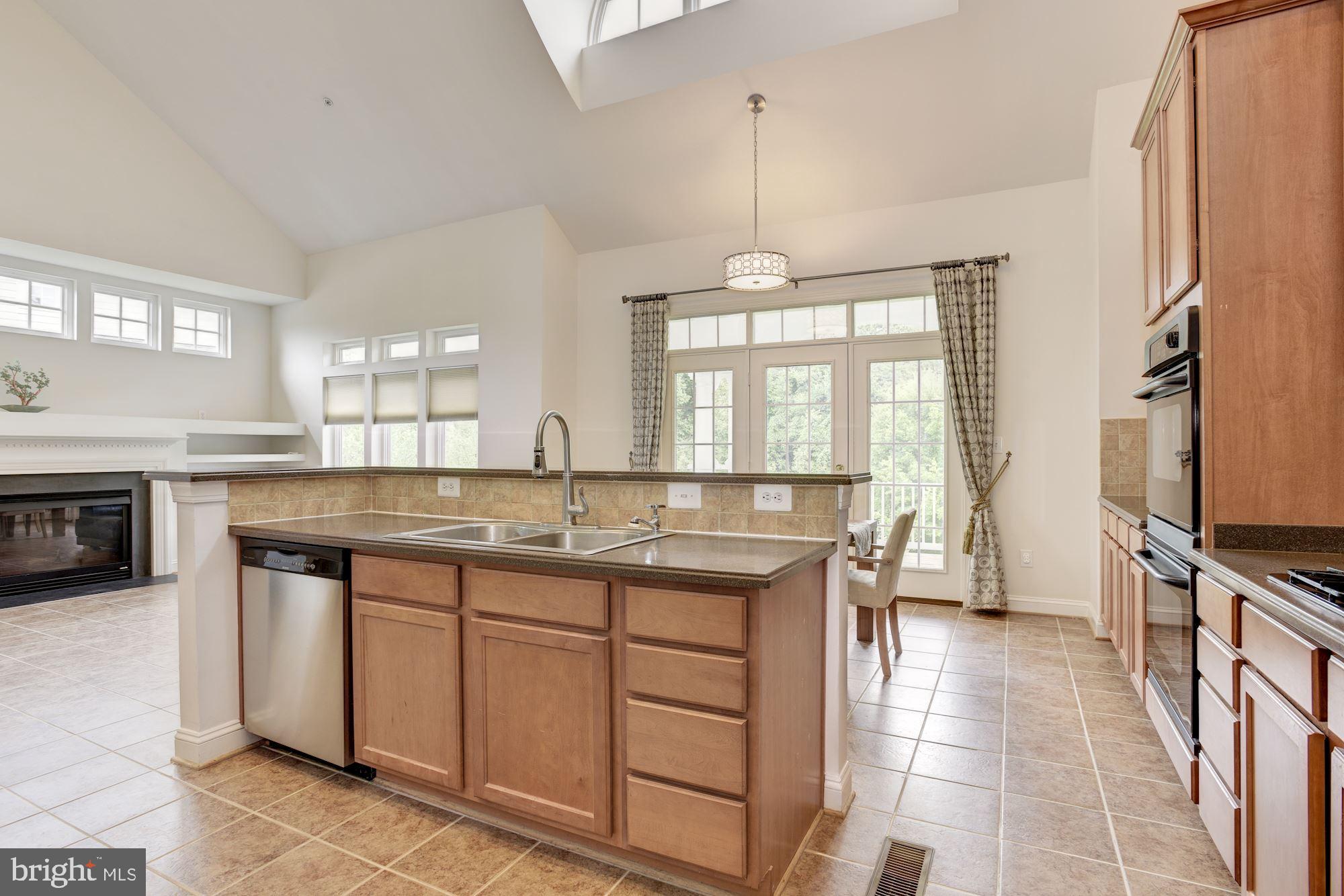 Eat-In Kitchen | Stainless Steel Appliances