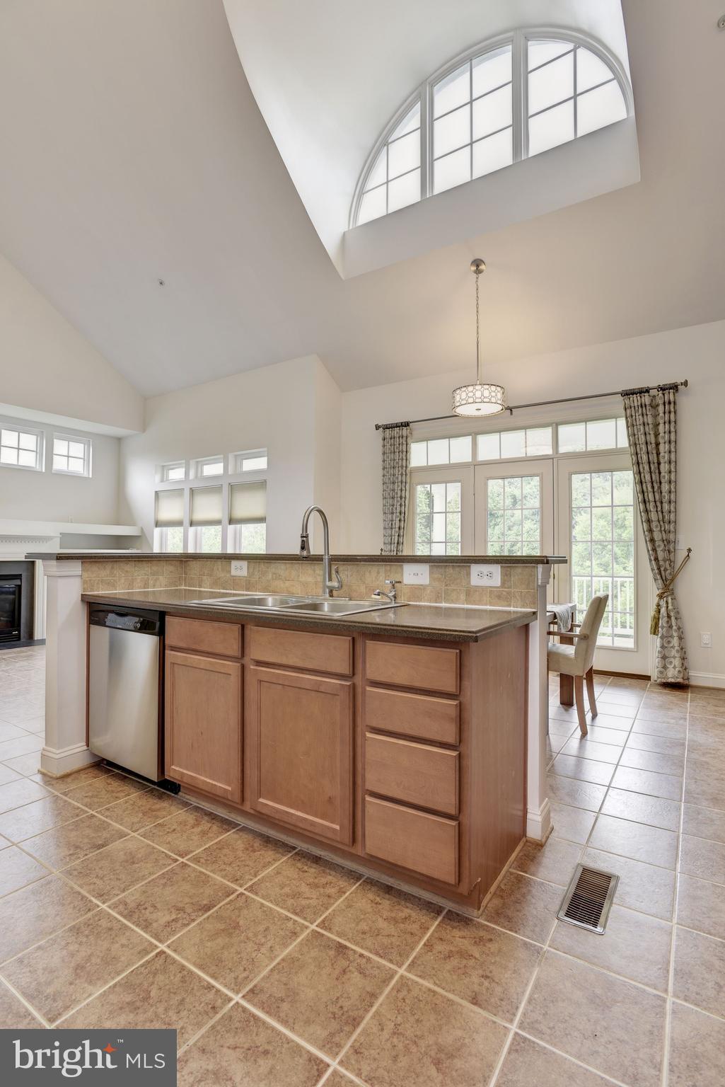 Eat-In Kitchen