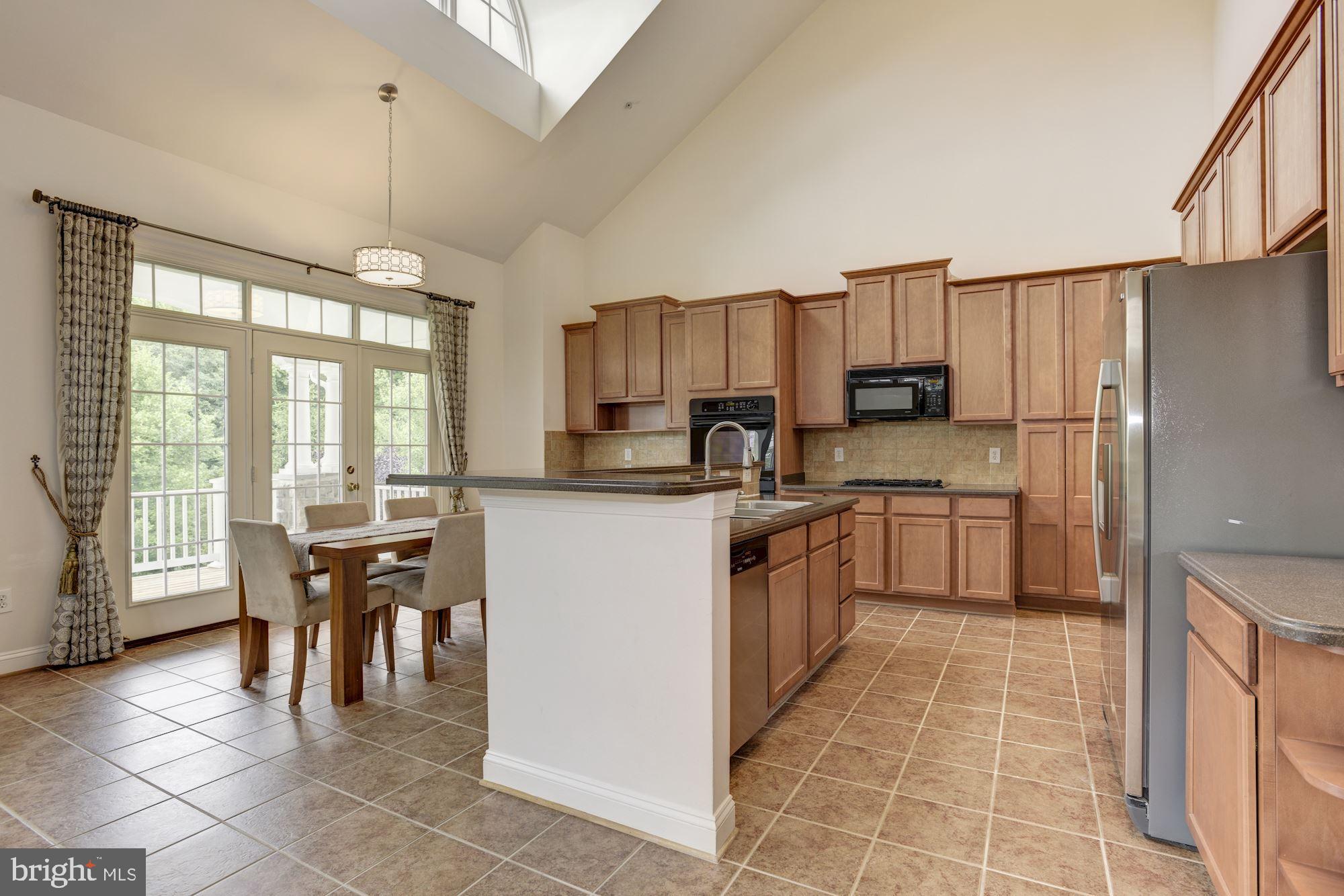 8761 Boulder Ridge Road Laurel, MD 20723 - Photo 8 of 44 Eat-In Kitchen | Breakfast Room