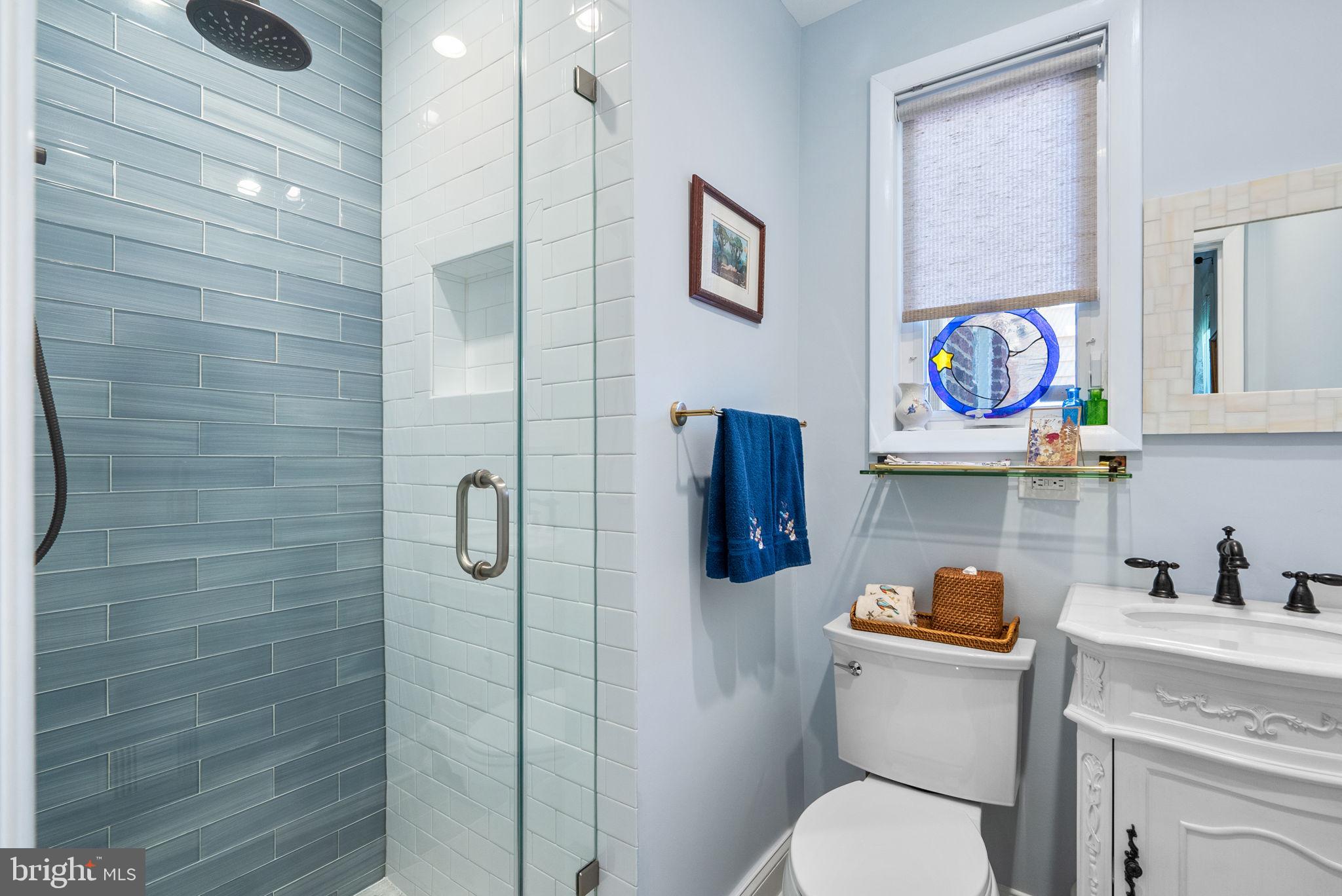 8917 Whitney Street Silver Spring, MD 20901 - Photo 19 of 41 Primary en-suite full bathroom