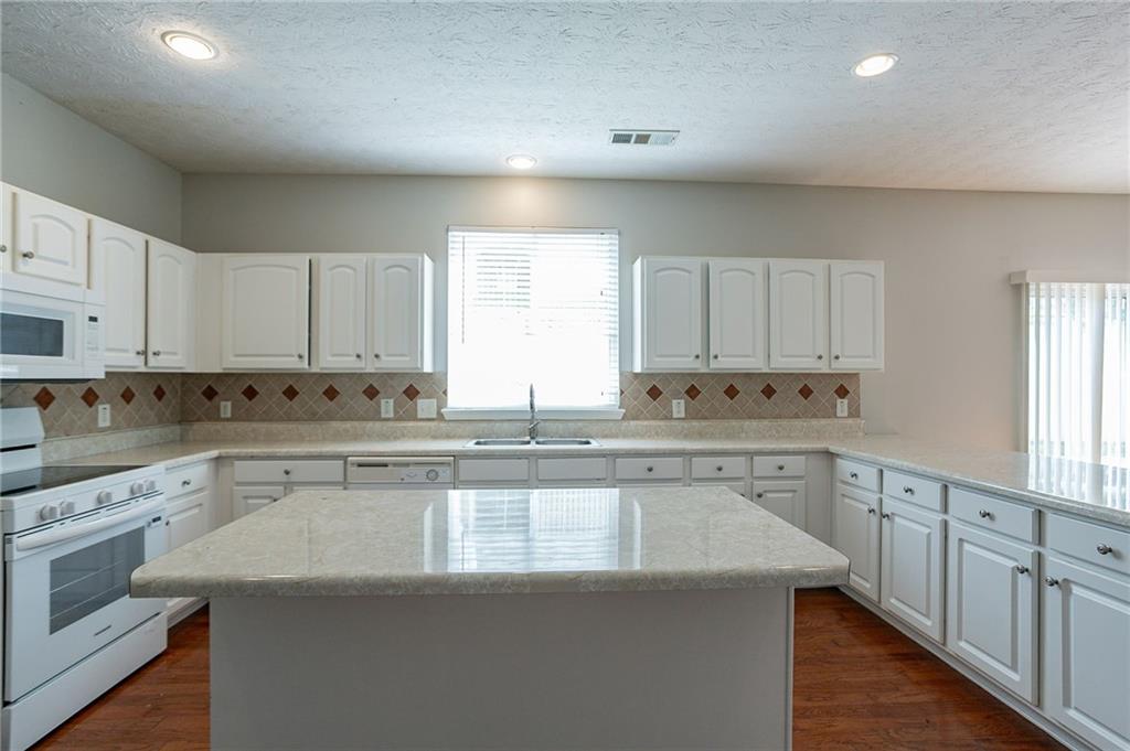 2108 Cutleaf Creek Road Southeast Grayson, GA 30017 - Photo 11 of 43