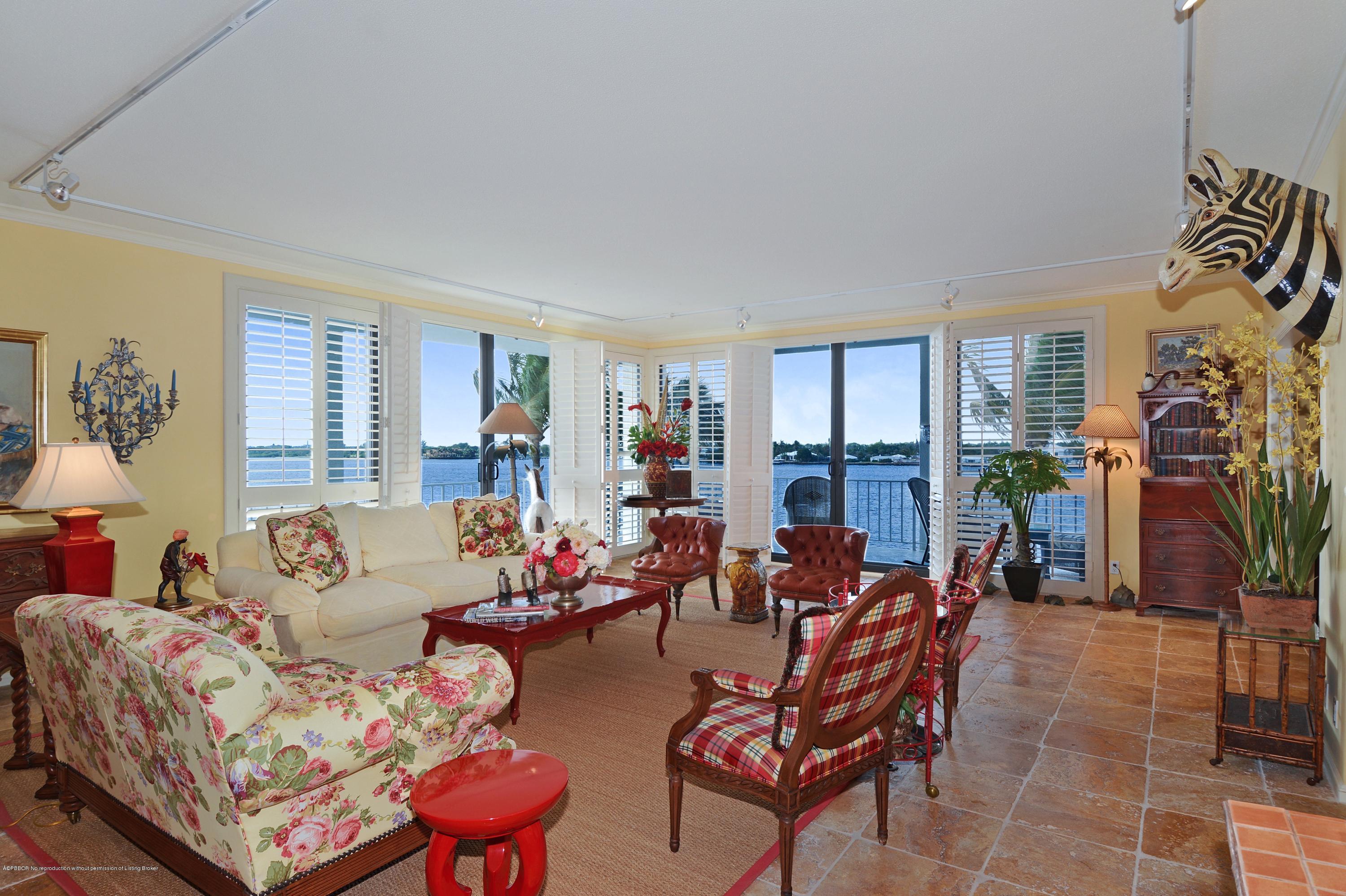 2150 Ibis Isle Road, Unit 14 Palm Beach, FL 33480 - Photo 4 of 13 Living Room View