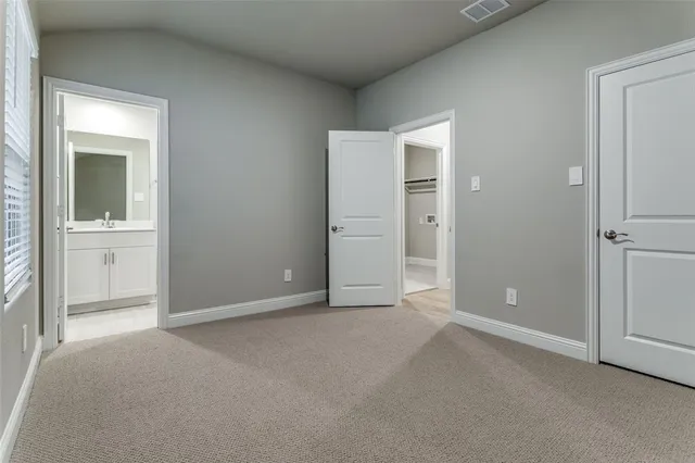 a view of utility room