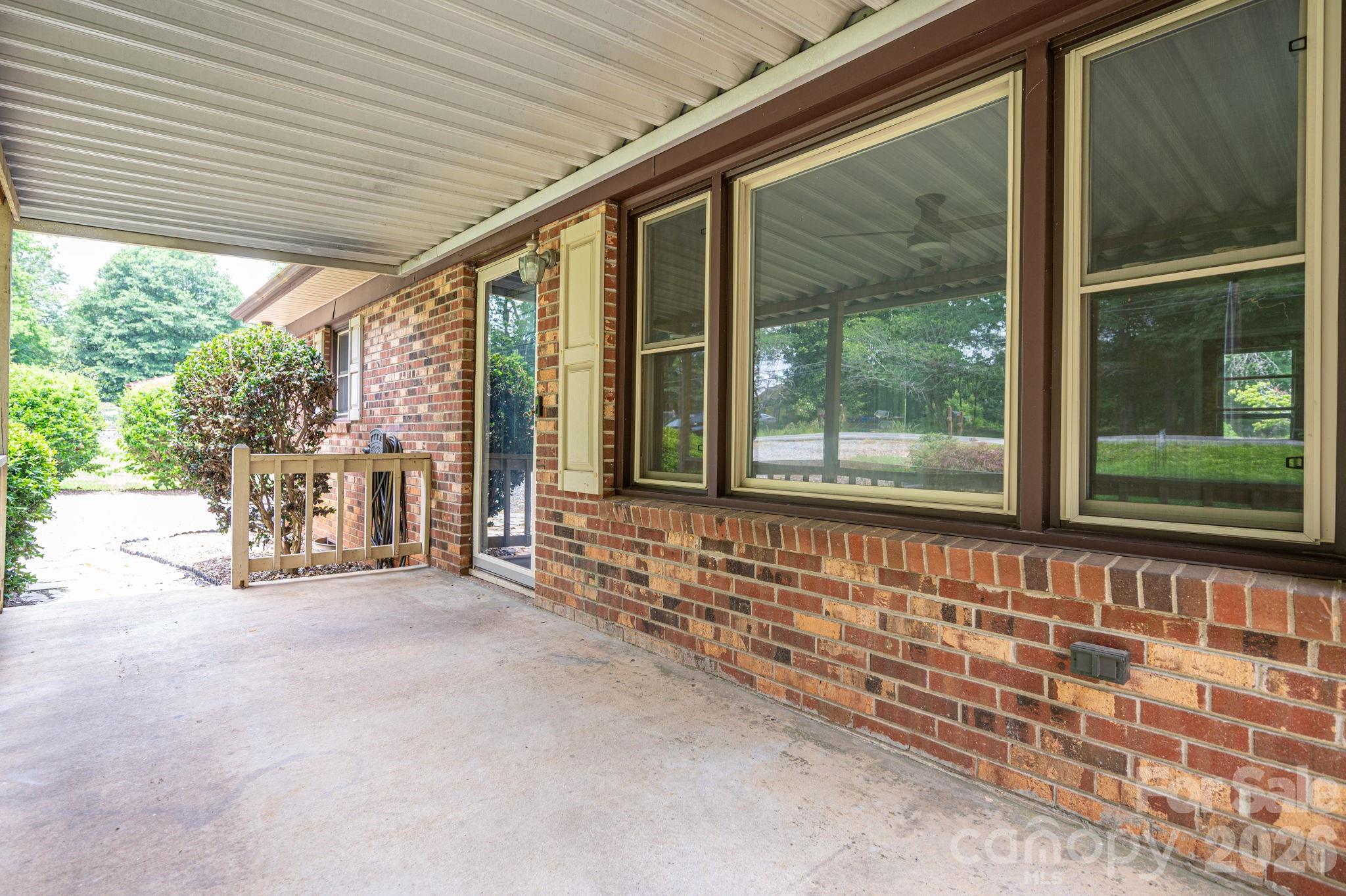626 Dallas Spencer Mountain Road Dallas, NC 28034 - Photo 8 of 44