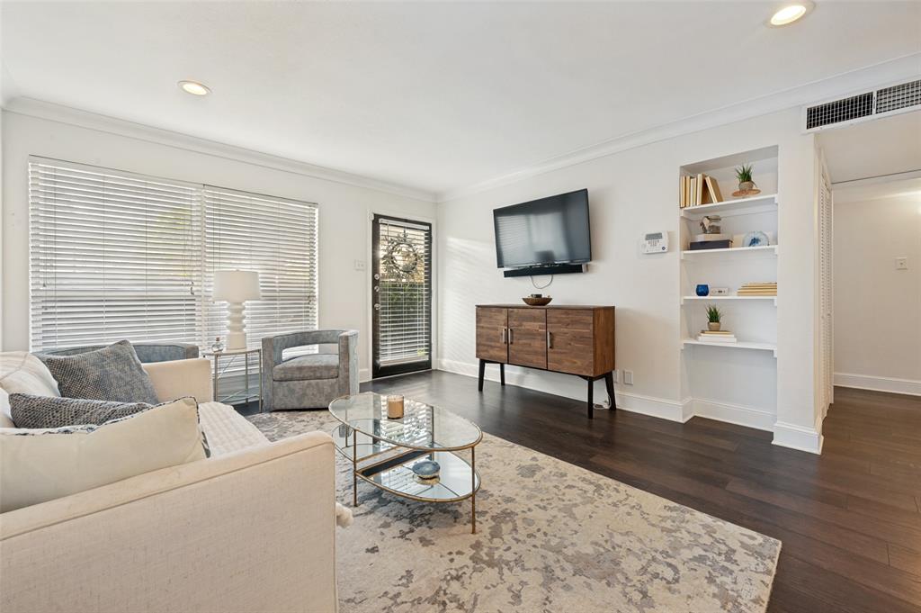 5904 Sandhurst Lane, Unit 149 Dallas, TX 75206 - Photo 3 of 30