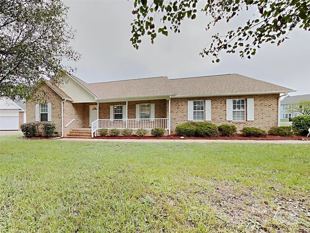 $1,945 | 717 Emerson Drive, Mooresville, NC 28115